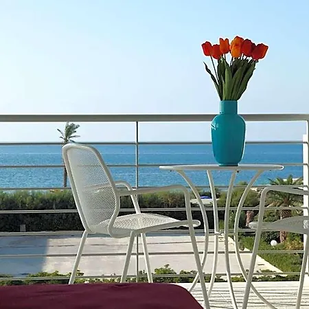 Ξενοδοχείο με διαμερίσματα Brezza Di Grecale