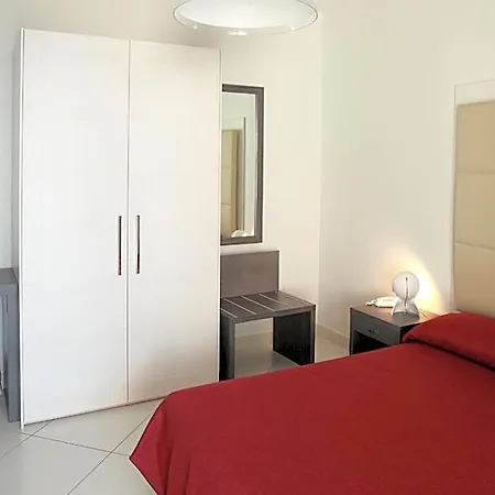 Brezza Di Grecale Ξενοδοχείο με διαμερίσματα 4*