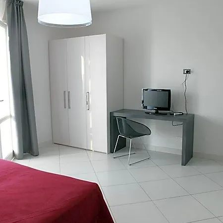Ξενοδοχείο με διαμερίσματα Brezza Di Grecale 4*