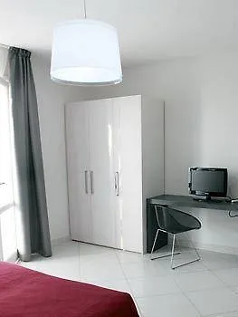 Ξενοδοχείο με διαμερίσματα Brezza Di Grecale 4*