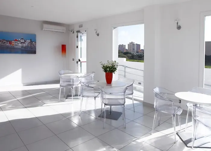 Aparthotel Brezza Di Grecale 4*